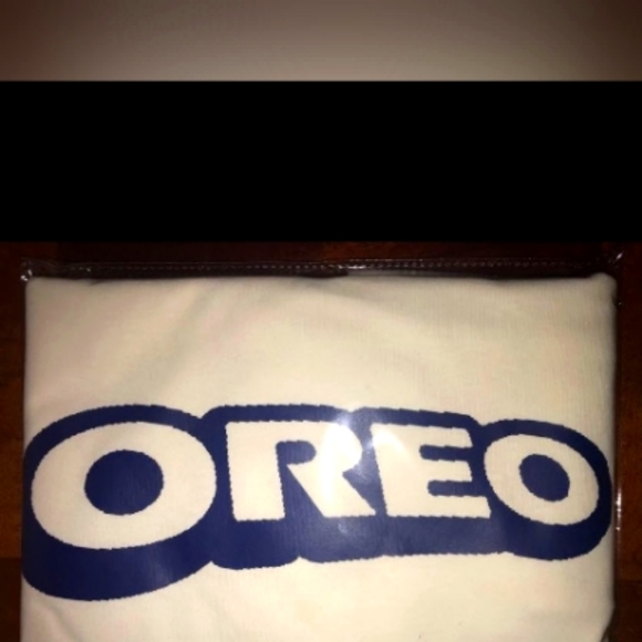 Oreo Graphic T-Shirt - Picture 3 of 4